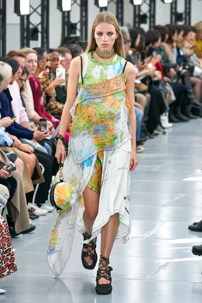 Look 4